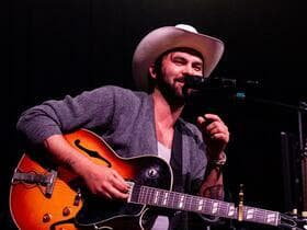 Shakey Graves