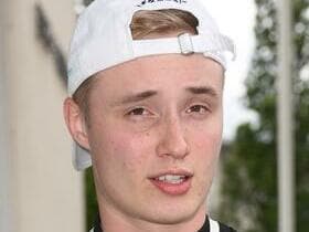 Isac Elliot